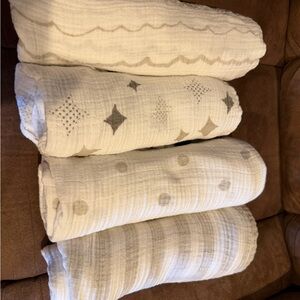 Soft Cream Muslin Swaddle Set - Neutral Patterned Swaddles